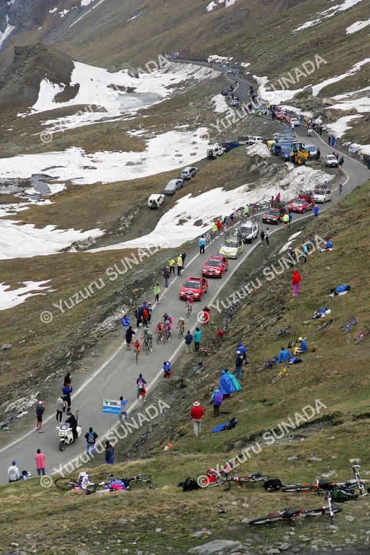 Peloton on Colle dell'Agnello017p.jpg
